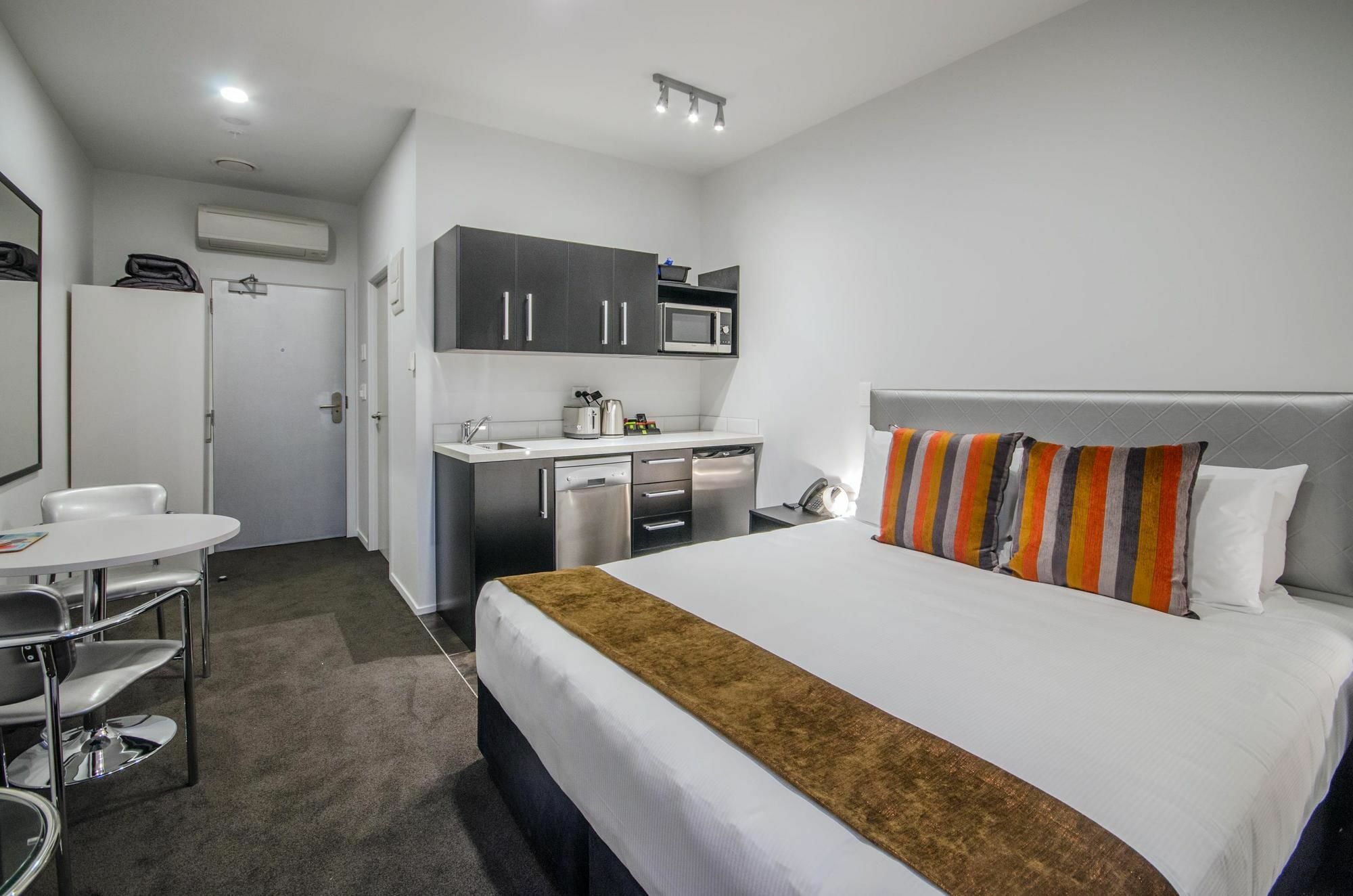 Ramada Suites By Wyndham Auckland - Federal Street ภายนอก รูปภาพ